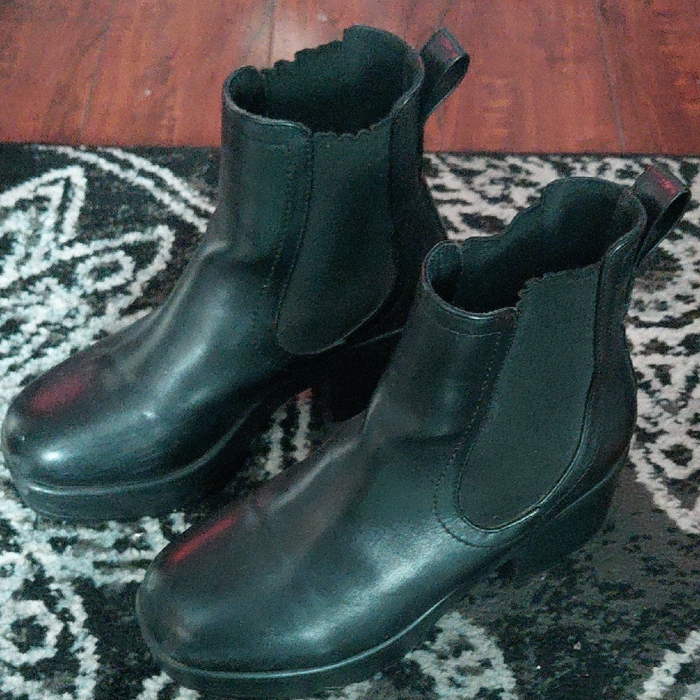 Black Boots